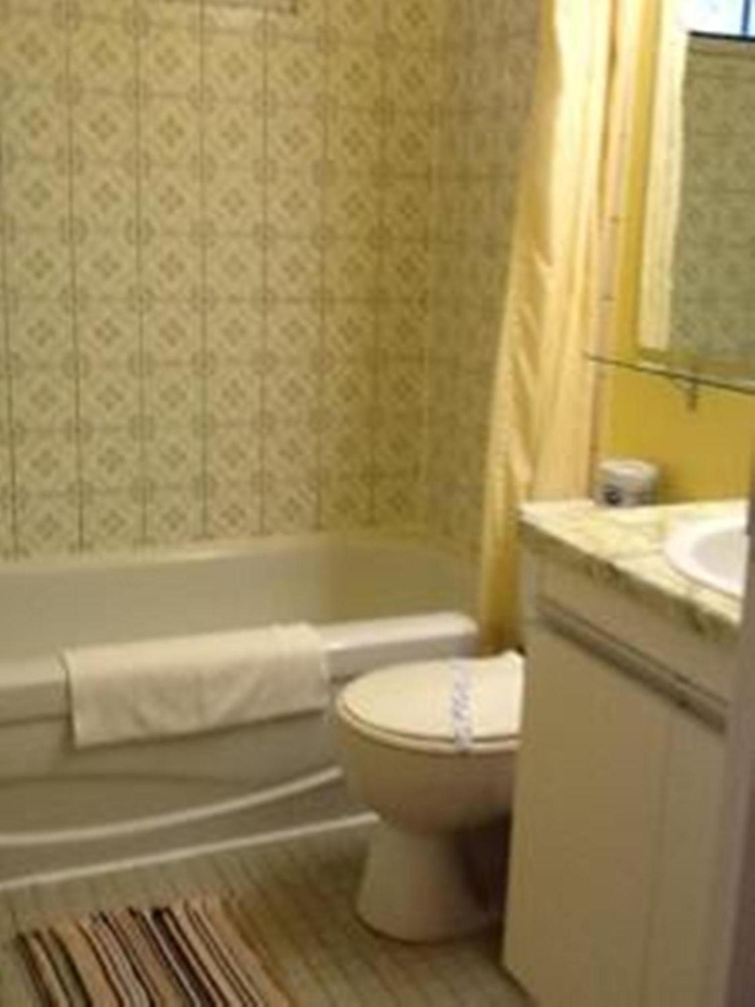 Auberge Mountain View Inn Монт-Тремблант Екстериор снимка