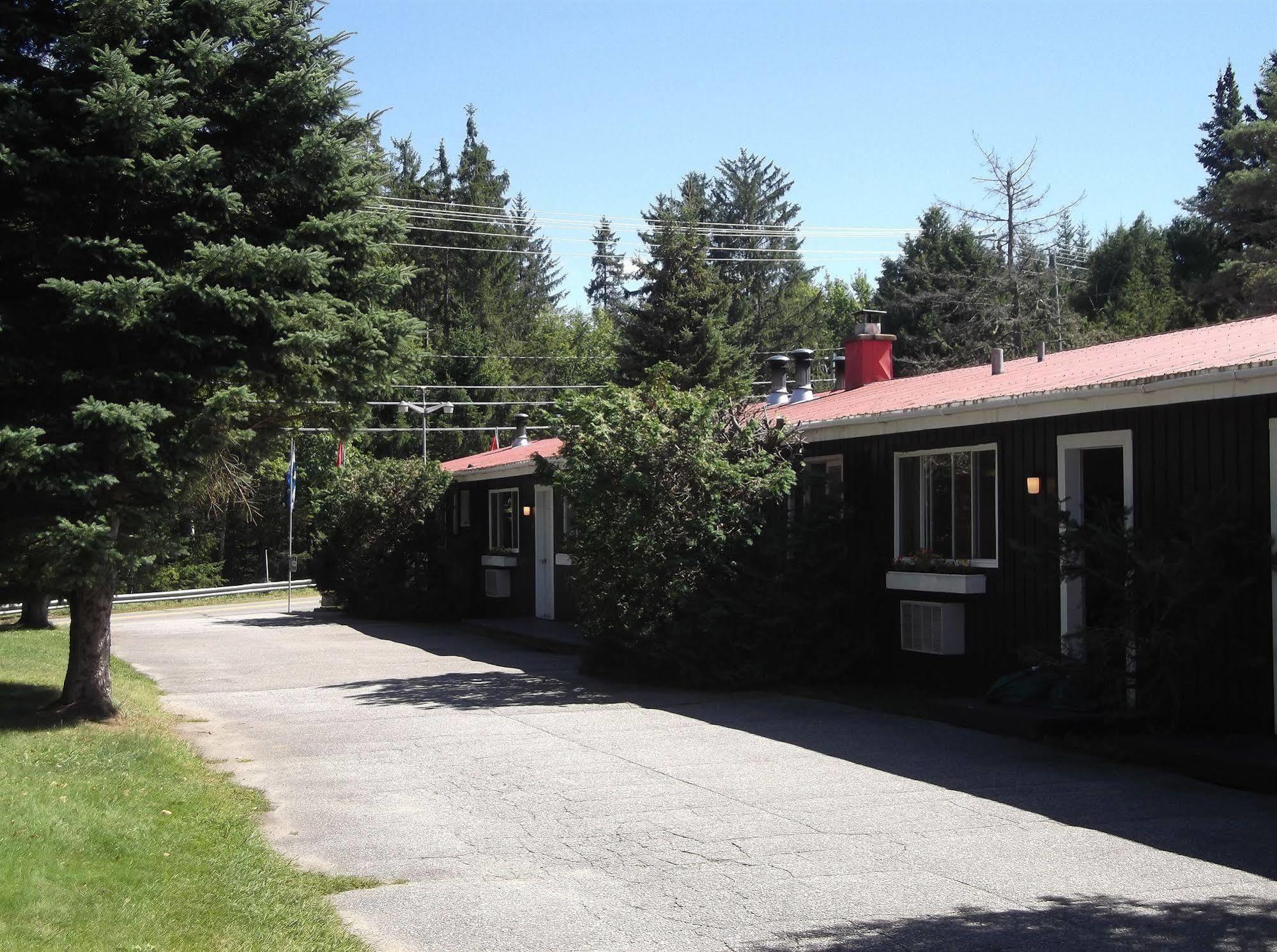 Auberge Mountain View Inn Монт-Тремблант Екстериор снимка