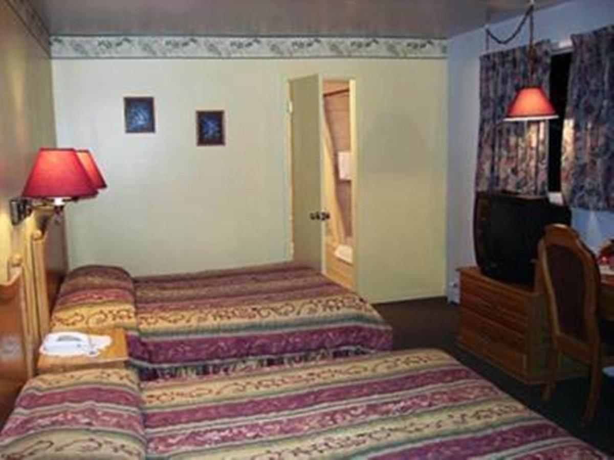 Auberge Mountain View Inn Монт-Тремблант Екстериор снимка